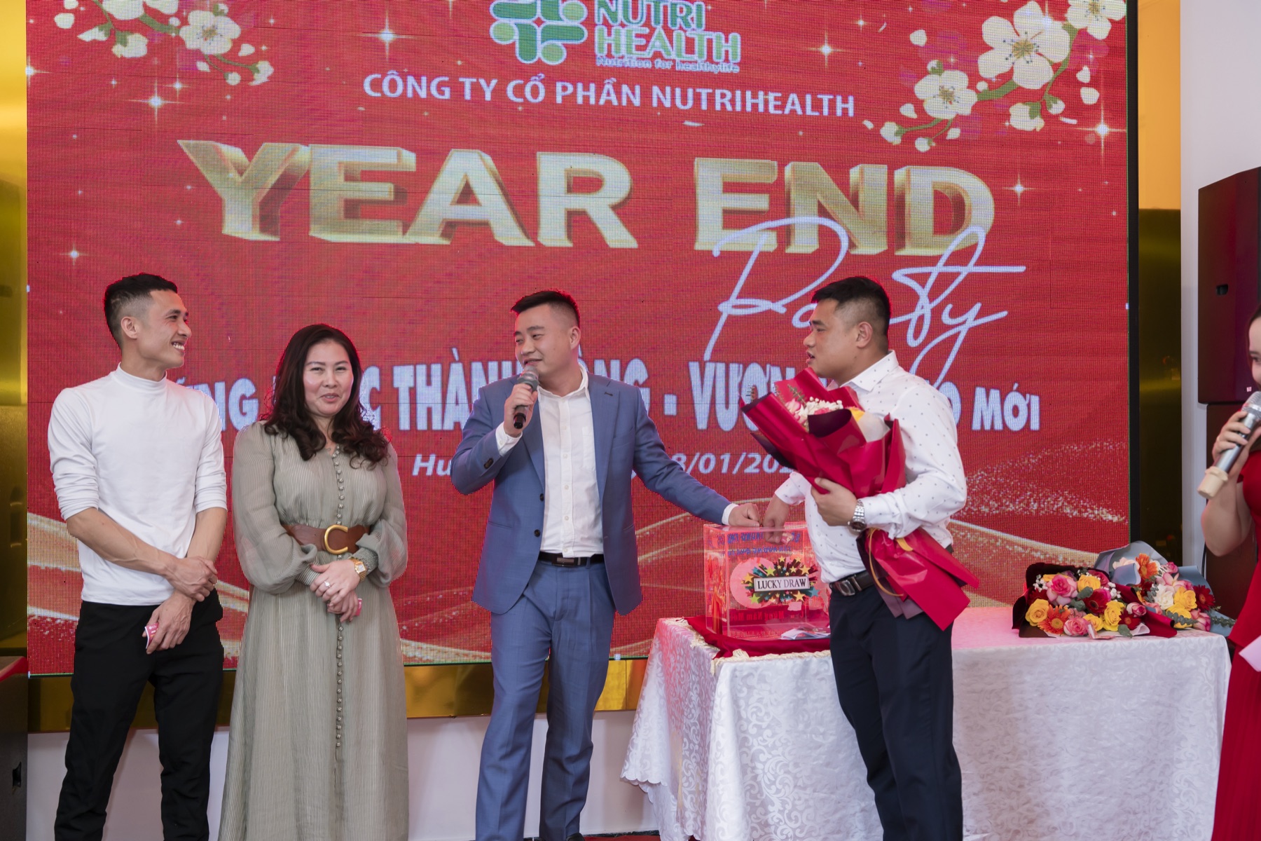 Đồng hành trong công việc thật