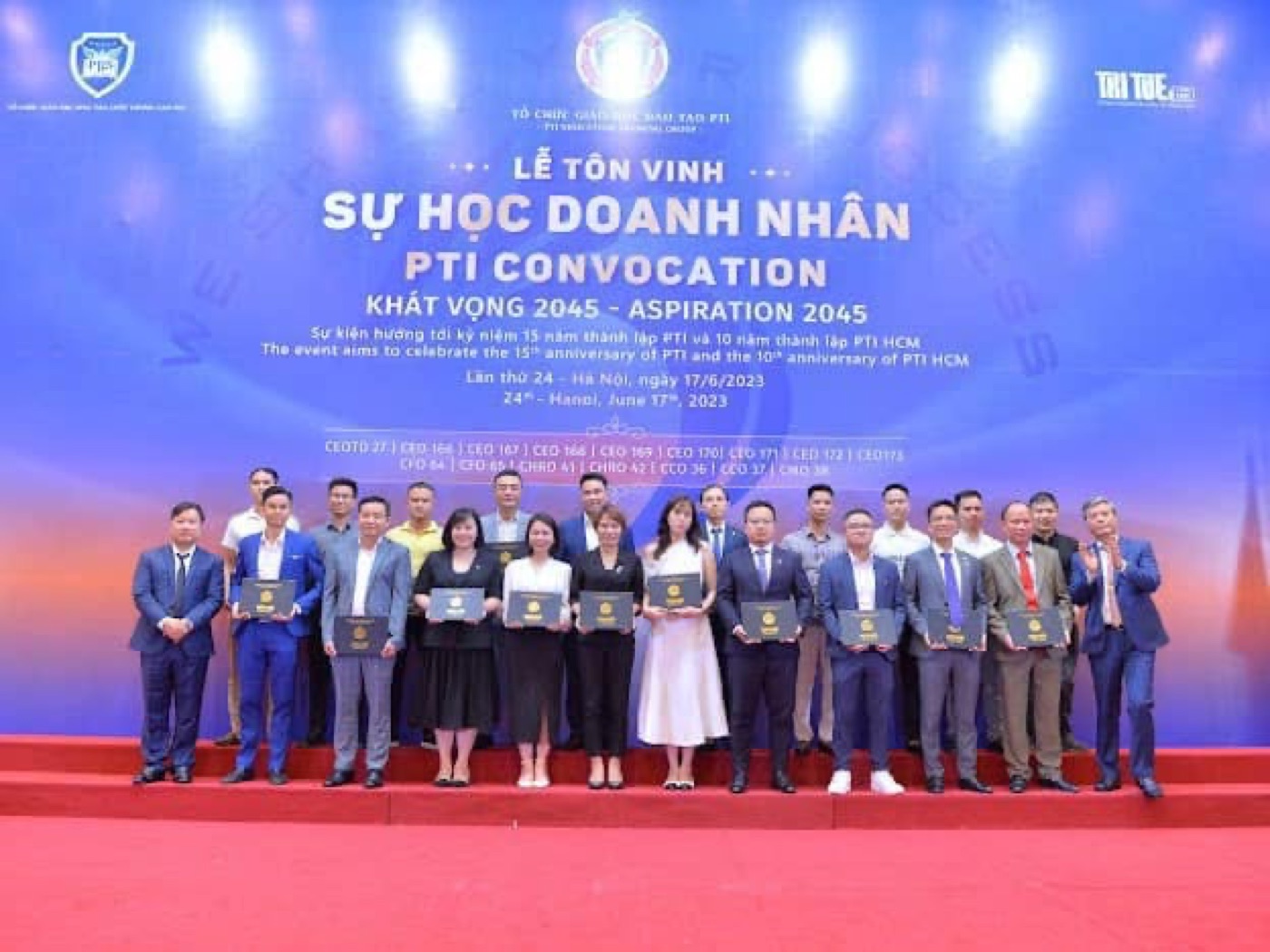 Học tập và phát triển lãnh đạo